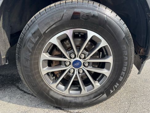 Used 2020 Ford F150 XLT w/ Equipment Group 302A Luxury AWD/4WD image 12