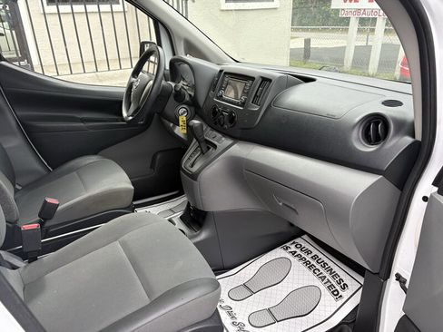 Used 2018 Nissan NV200 S image 10