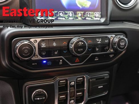 Used 2023 Jeep Wrangler Unlimited Rubicon 4xe w/ Cold Weather Group AWD/4WD image 19