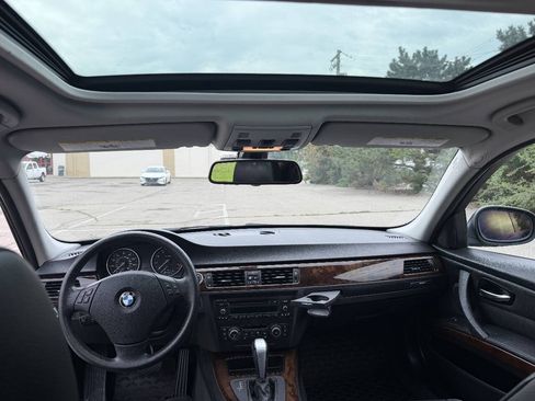 Used 2011 BMW 328i xDrive Sedan AWD/4WD image 7