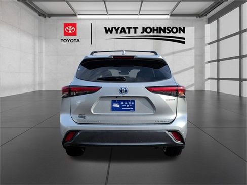 Used 2020 Toyota Highlander Limited image 4