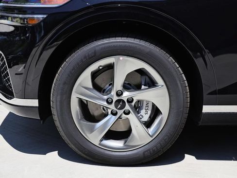 New 2026 Genesis GV70 2.5T AWD/4WD image 8