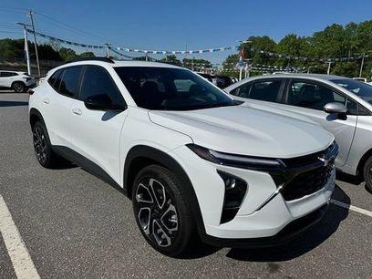 Used 2025 Chevrolet Trax RS w/ Sunroof Package