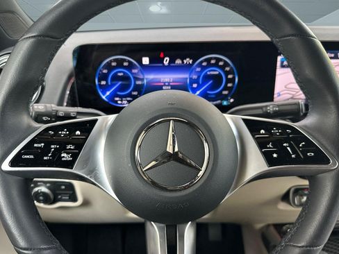 Used 2025 Mercedes-Benz EQB 250+ image 11