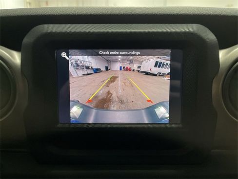 Used 2021 Jeep Gladiator Sport image 26