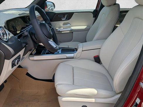 New 2026 Mercedes-Benz GLB 250 4MATIC image 4