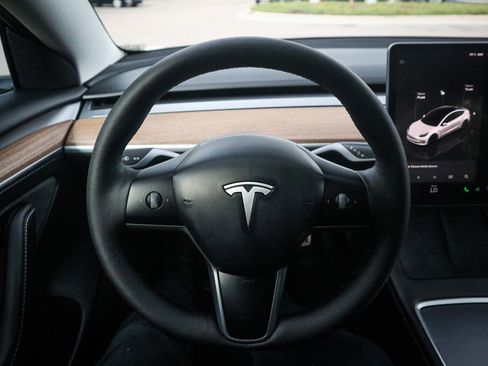 Used 2023 Tesla Model 3 Performance image 18