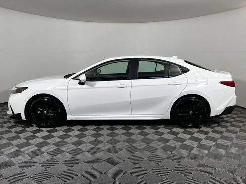 Used 2026 Toyota Camry SE w/ Convenience Package FWD image 8