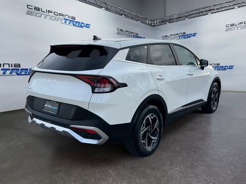 Used 2024 Kia Sportage LX image 5