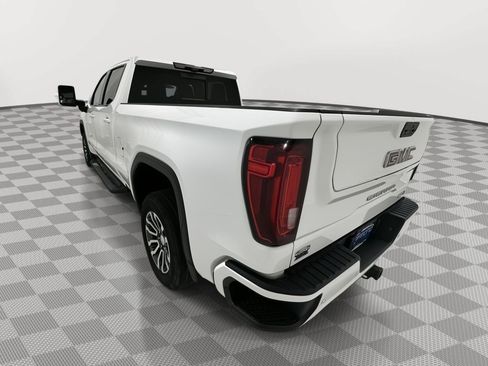 Used 2021 GMC Sierra 1500 AT4 w/ Technology Package AWD/4WD image 3