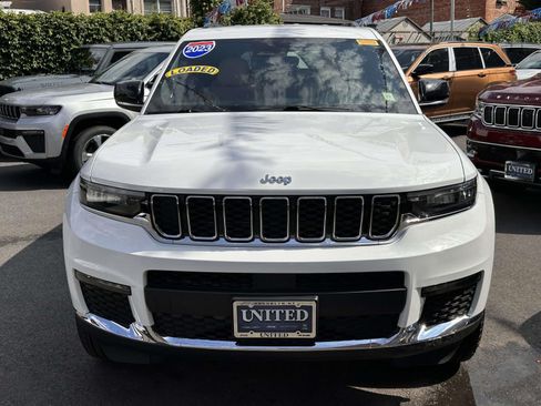 Used 2023 Jeep Grand Cherokee L Limited AWD/4WD image 7