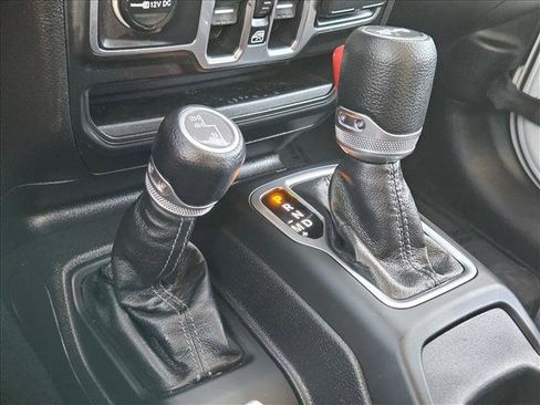 Used 2025 Jeep Wrangler Unlimited Sport AWD/4WD image 17