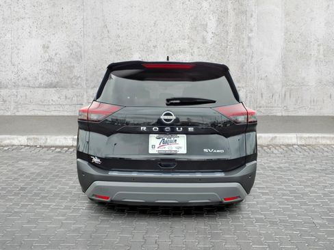Used 2023 Nissan Rogue SV image 9
