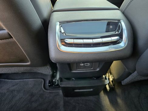 Used 2022 Cadillac XT6 Premium Luxury image 46