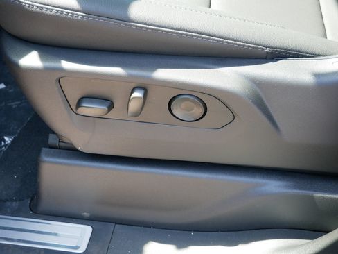 New 2026 GMC Sierra 1500 SLT w/ SLT Premium Plus Package AWD/4WD image 17