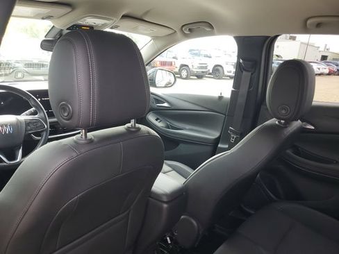 Certified 2024 Buick Encore GX Preferred FWD image 9