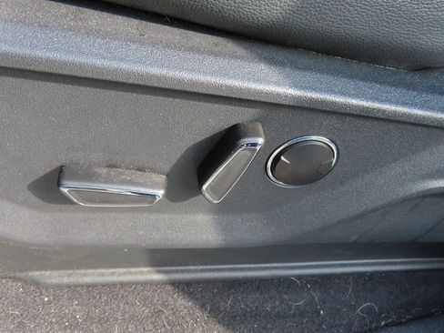 Used 2024 Ford F150 Lightning Lariat image 35