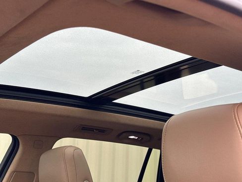 Used 2022 Cadillac XT6 Premium Luxury w/ Platinum Package image 4