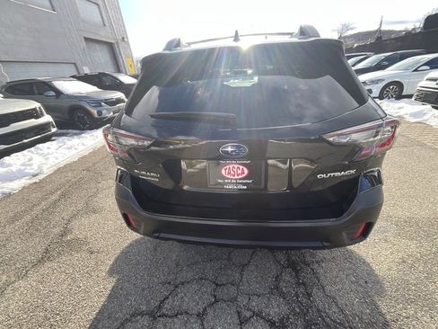 Used 2021 Subaru Outback Premium image 5