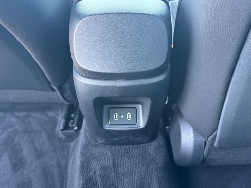 Used 2025 Hyundai Elantra Sport FWD image 24