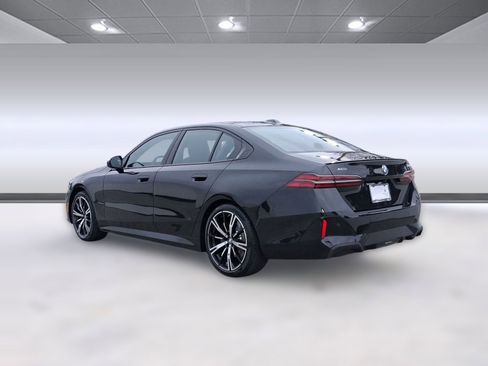 New 2026 BMW 540i xDrive w/ Executive Package image 3