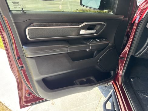 Used 2020 RAM 1500 Big Horn AWD/4WD image 6