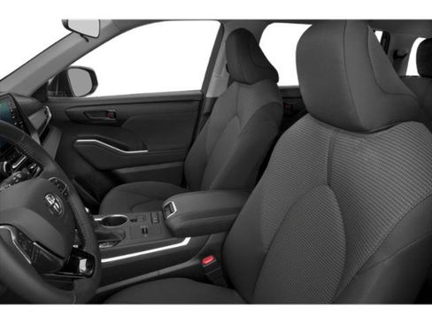 Used 2021 Toyota Highlander XLE FWD image 9