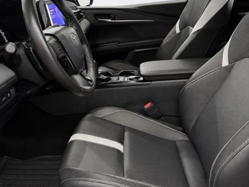 Used 2026 Toyota Camry SE FWD image 15