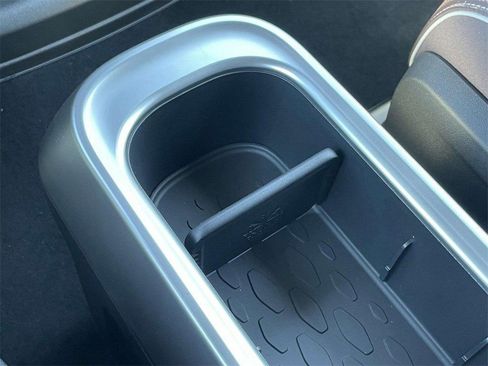 New 2025 Volkswagen ID. Buzz Pro S RWD image 32