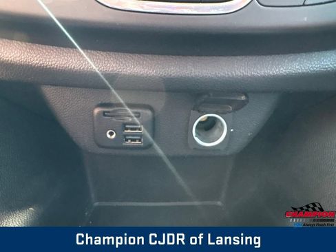 Used 2020 Chevrolet Traverse RS w/ LPO, Floor Liner Package FWD image 33