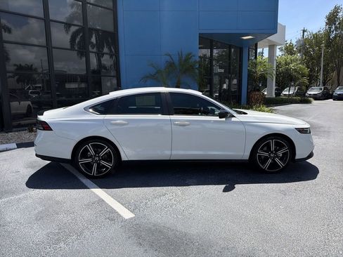 Used 2023 Honda Accord Sport image 9