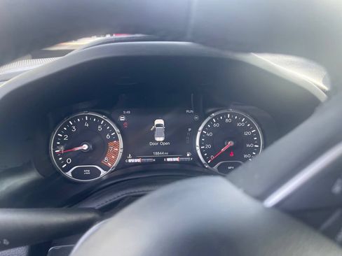 Used 2023 Jeep Renegade Altitude AWD/4WD image 6