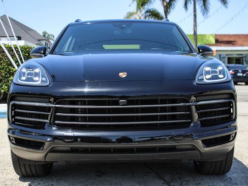 Used 2023 Porsche Cayenne Platinum Edition image 10
