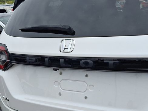 Certified 2023 Honda Pilot Touring image 30