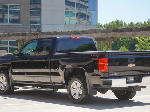 Used 2018 Chevrolet Silverado 1500 LT AWD/4WD image 11