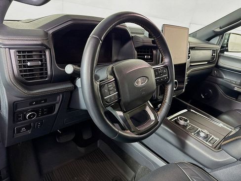 Used 2024 Ford Expedition Max Platinum image 9