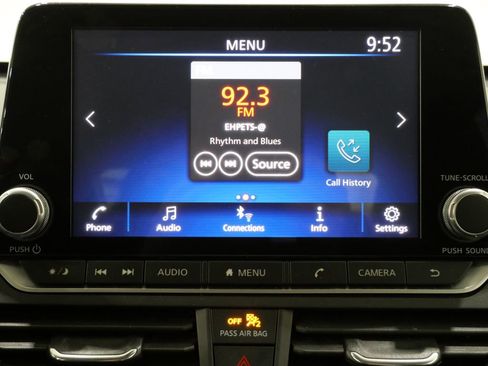 Used 2024 Nissan Altima 2.5 SV image 16