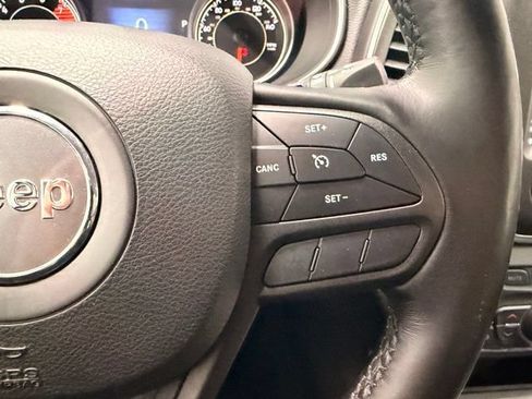 Used 2020 Jeep Cherokee Trailhawk w/ Comfort & Convenience Group AWD/4WD image 31