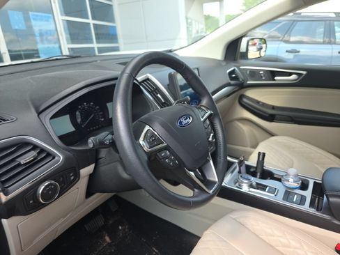 Used 2024 Ford Edge Titanium w/ Equipment Group 301A AWD/4WD image 9