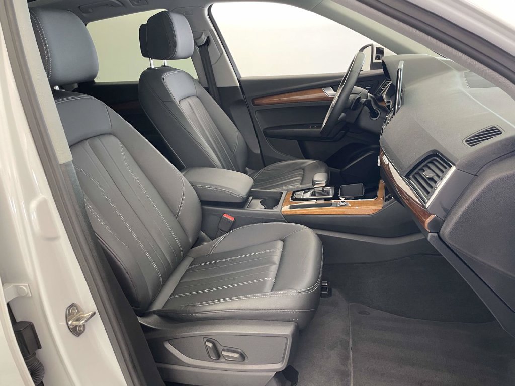 Used 2023 Audi Q5 2.0T Premium w/ Convenience Package AWD/4WD image 22