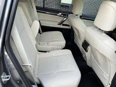 Used 2023 Lexus GX 460 Premium AWD/4WD image 19