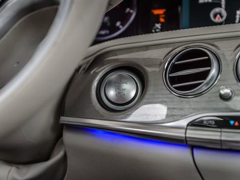 Used 2017 Mercedes-Benz S 550 4MATIC Sedan image 34