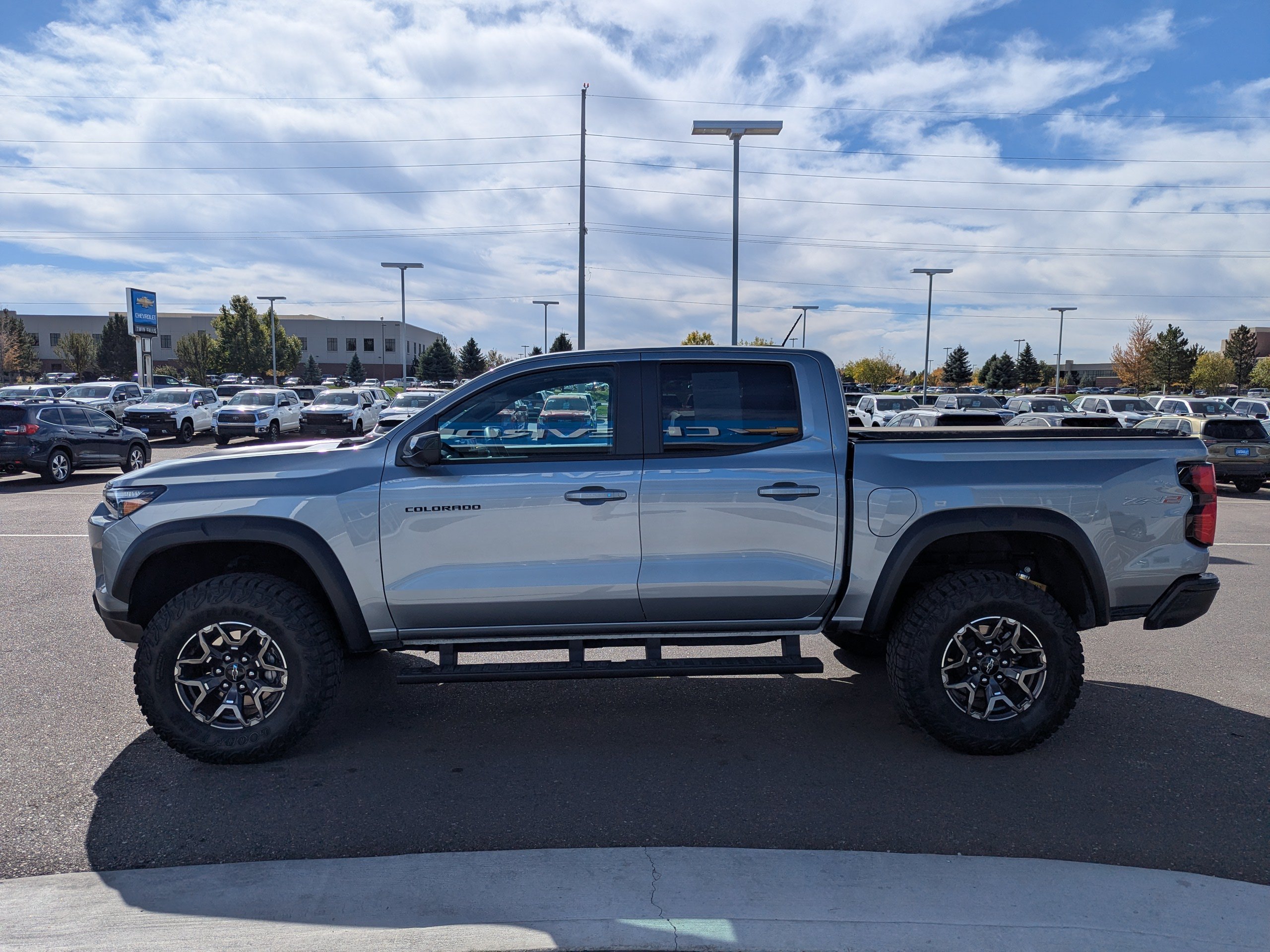 Certified 2026 Chevrolet Colorado ZR2 w/ Technology Package AWD/4WD image 8
