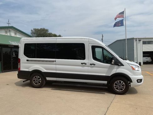 Used 2022 Ford Transit 350 XLT RWD image 2