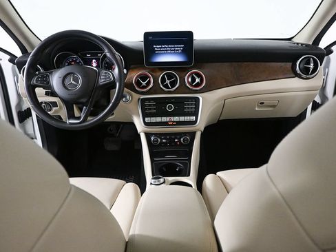 Certified 2020 Mercedes-Benz GLA 250 4MATIC image 18