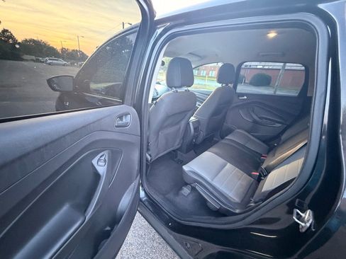 Used 2015 Ford Escape SE FWD image 13