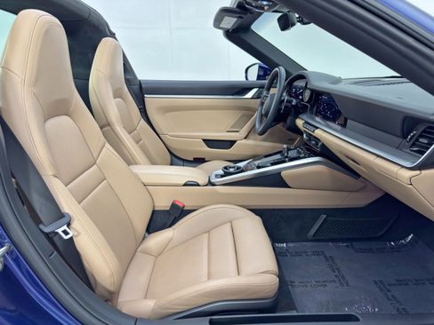 Used 2022 Porsche 911 Targa 4S w/ Premium Package image 14