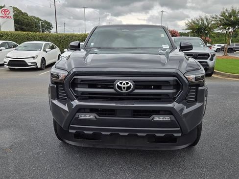 Used 2025 Toyota Tacoma SR5 AWD/4WD image 2