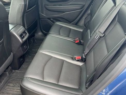 Used 2024 GMC Terrain SLT w/ Tech Package AWD/4WD image 11