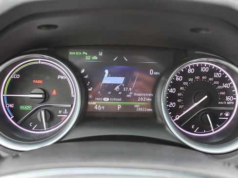 Used 2018 Toyota Camry XLE image 23